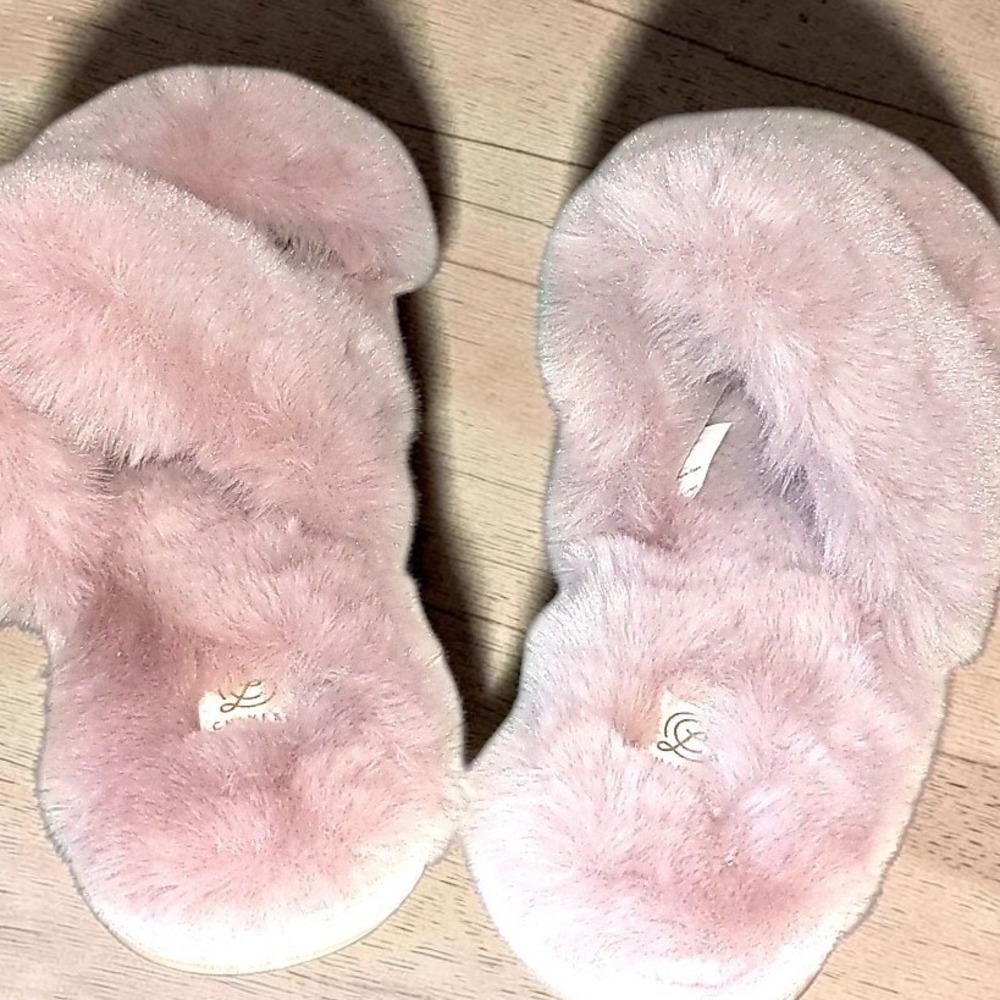Chinese Laundry Pink Faux Fur Cross Band Slippers NWOT L 9-10 Plush Slide - Picture 3 of 9